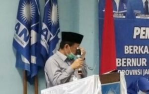 Sampaikan Sambutan saat Kembalikan Berkas ke PAN, FU Menangis