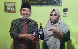 Silaturahmi dengan Tukang Jamu, Al Haris Kenalkan Ramuan Daun Sungkai