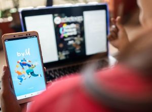 Konsisten Berinovasi, by.U Dipercaya Generasi Z sebagai Brand Digital Pilihan