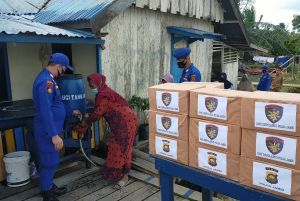 Ditpolairud Polda Jambi Salurkan Sembako untuk Korban Puting Beliung