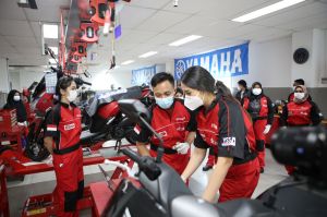 Ini Cara Anya Geraldine Isi Akhir Pekan, Jadi Mekanik Hingga Riding Si Sexy Lexi