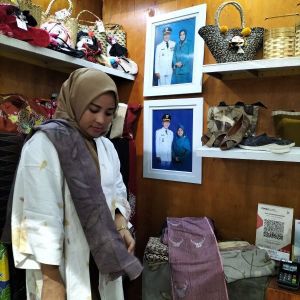 Batik, Tenun, dan Anyaman, Unggulan Dekranasda Bungo di INACRAFT 2023