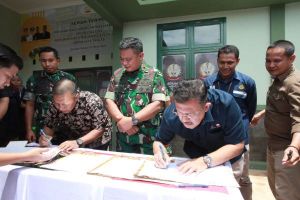 SKK Migas - KKKS PetroChina Serahkan Program Pengembangan Masyarakat ke Pemkab Tanjab Timur