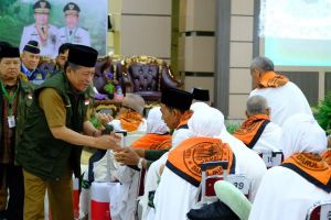 Wagub Lepas 374 Jemaah Calon Haji Asal Jambi