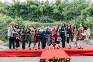 Rumah Kito Gelar Jambi Fashion dan Live Demo Batik
