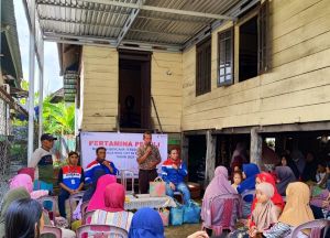 Pertamina Salurkan Bantuan Sembako kepada Masyarakat Terdampak Banjir di Kasang Kota Jambi