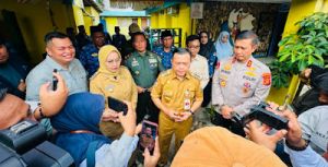 Dampingi Gubernur Tinjau Pemberian Makan Gratis Perdana, Kemas Faried Harap Program Berlanjut