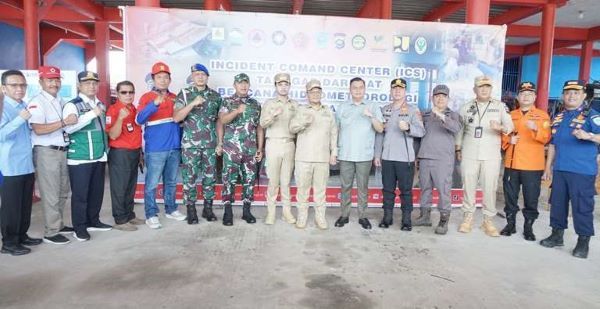 Foto bersama wali kota, Ketua DPRD Kota Jambi dan Forkompimda.