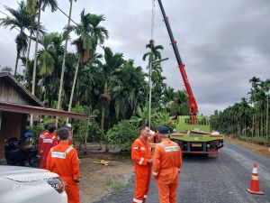 KKKS Jadestone Pasang 56 Lampu Jalan di Desa Parit Lapis