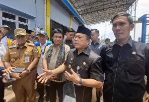 Gubernur Dampingi Komisi V DPR Tinjau Pintu Air Sungai Asam dan Tol Jambi-Palembang