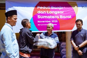 Indosat Sigap Salurkan Bantuan Bantu Pemulihan Warga Korban Banjir dan Longsor di Padang Pariaman