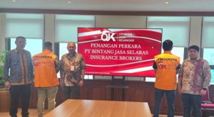 OJK Serahkan Tersangka Penggelapan Premi Asuransi