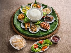 Sedulang, Makan Siang Bersama Khas Bangka Belitung Hadir di Swiss-Belhotel Jambi