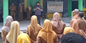 Ketua DPRD Kota Jambi Pimpin Apel di Kantor Camat Telanaipura