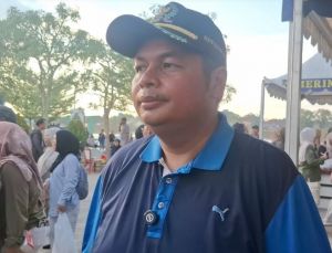 Kemas Faried Ikut Turun Langsung Bersihkan Sampah di Danau Sipin