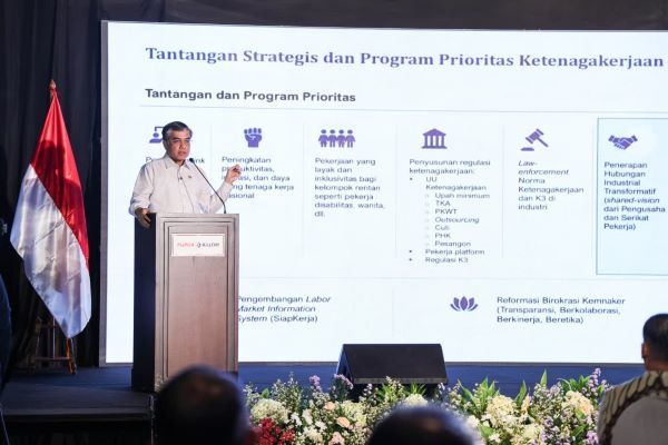 Pemanfaatan AI di Indonesia Masih Rendah, Menaker: Pekerja Harus Siap Hadapi Perkembangan Teknologi