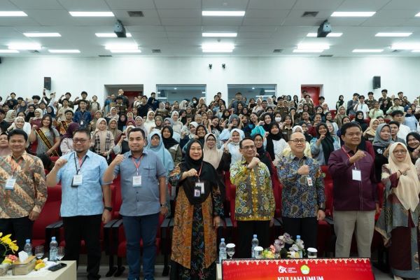 Dorong Generasi Muda Melek Keuangan, OJK Bahas Peluang dan Risiko Pembiayaan Digital