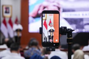 Menaker Tekankan Kesehatan Mental Jadi Bagian Penting dalam SMK3