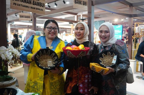 Persit KCK Koorcab Rem 042 Tampil Memukau di Persit BISA 2026, Produk UMKM Jambi Banjir Apresiasi