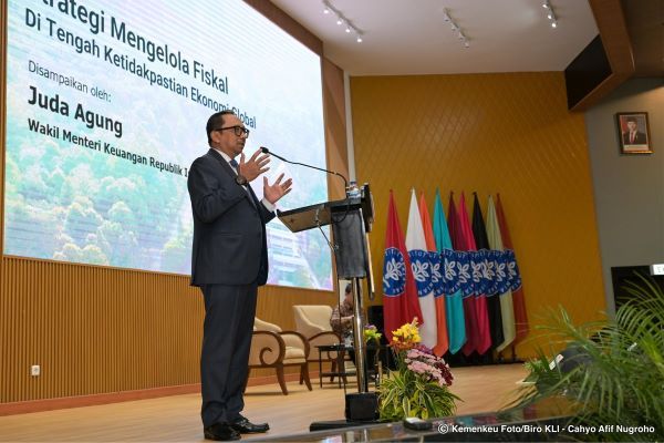 Wakil Menkeu Paparkan Strategi Fiskal Jaga Ekonomi Indonesia