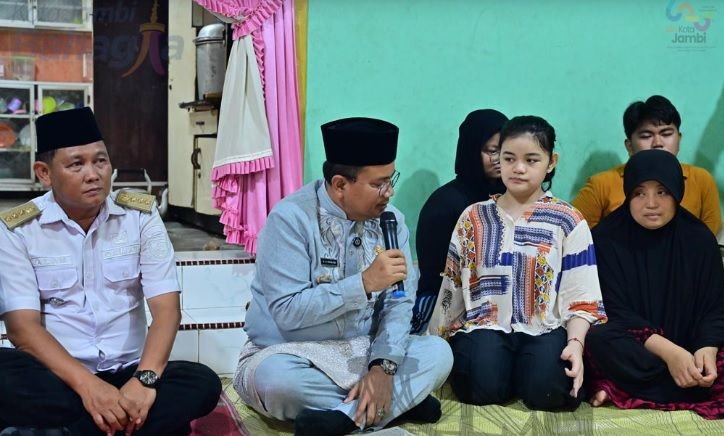 Wali Kota Jambi Serahkan Santunan 156 Juta Bagi Ahli Waris Ketua RT