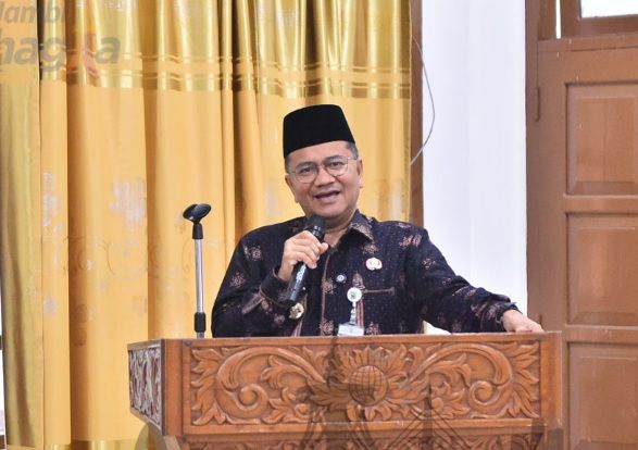 Wali Kota Maulana Buka Bimtek Ketua Kelompok Belajar dan Ketua Badan Musyawarah Adat RT/LIT