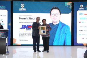 Media Communication Head JNE Raih Penghargaan Indonesia Public Relations Top Leader 2026