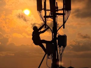 Sambut HUT Ke-81 RI, XLSMART Mulai Manfaatkan Spektrum Baru untuk Perluas Manfaat 5G