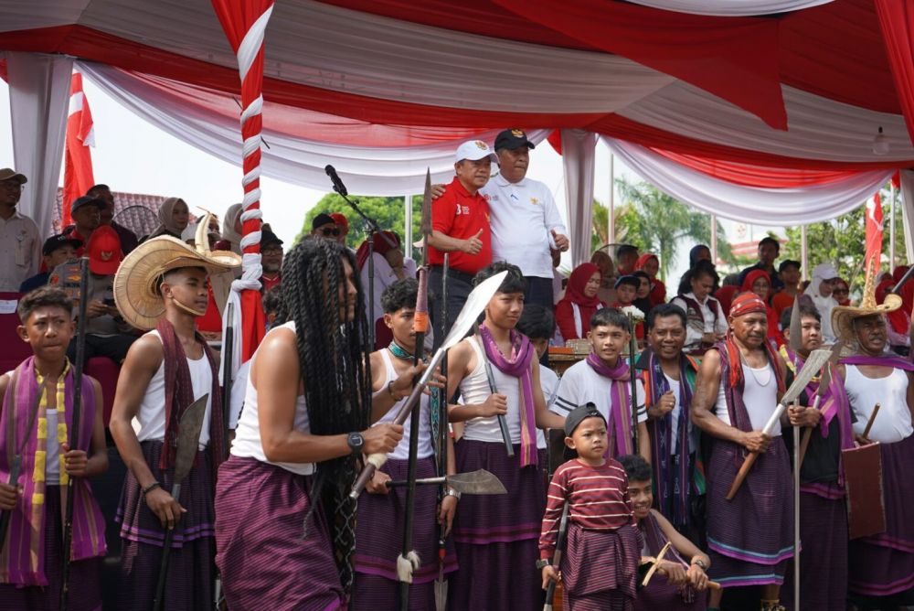 Ribuan Peserta Meriahkan Pawai Pembangunan di Jambi, Al Haris: Semangat Mengisi Kemerdekaan