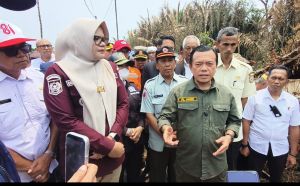 Gubernur Datangi Korban Kebakaran di Lagan Tengah Tanjab Timur, Bantu Biaya Pembangunan Rumah
