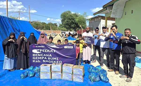 Seluruh BTS Pulih, XLSMART Salurkan Bantuan Lanjutan bagi Masyarakat Terdampak Bencana di NTT