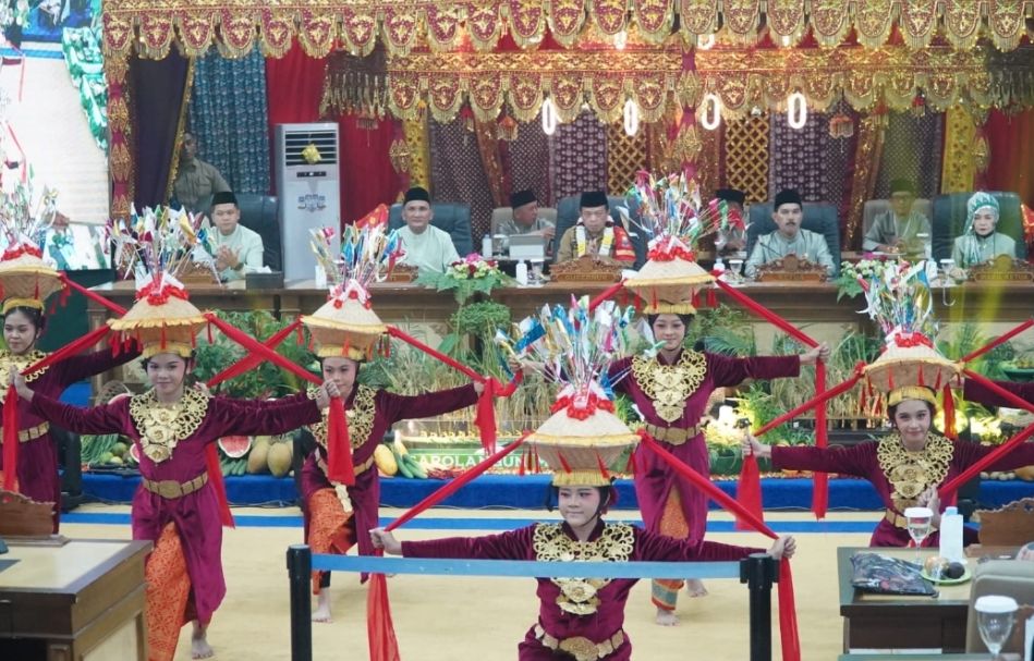 Hadiri HUT ke-27 Sarolangun, Al Haris Apresiasi Pertumbuhan Ekonomi dan Capaian Pembangunan Sarolang